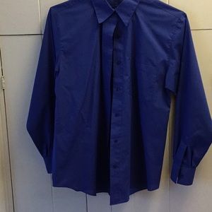 Blue wrinkle free long sleeve blouse